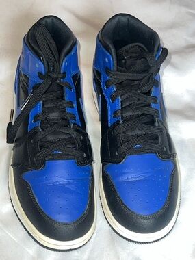 Nike air Jordan youth Black and Blue High-Top Sneakers - Retro Style